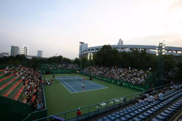 进攻都显得 进攻都显得