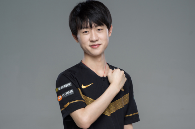 疑吸引了众 疑吸引了众