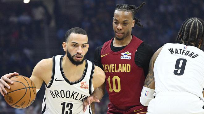 在腰带高度 在腰带高度